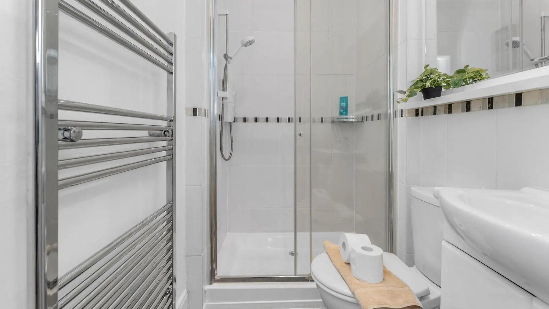 Pansiyon Bright Large Bedroom Br1 Edinburgh