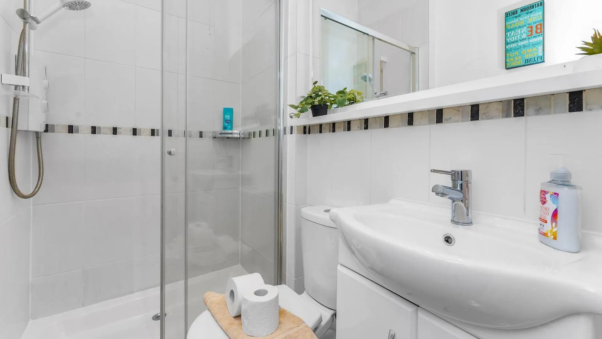 Bright Large Bedroom Br1 Edinburgh